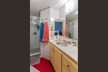 Apartamento à venda com 110m², 3 quartos e 1 vagaBanheiro da suíte