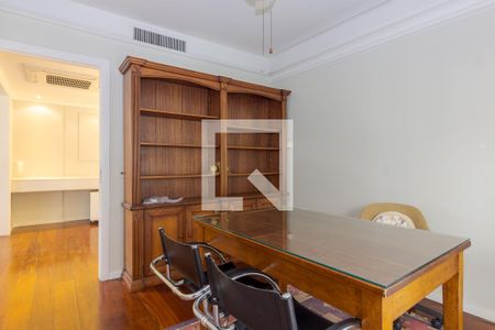 Apartamento para alugar com 220m², 3 quartos e 2 vagas Apartamento para alugar com 220m², 3 quartos e 2 vagasEscritório
