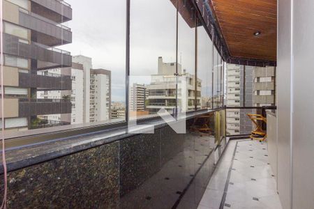 Apartamento para alugar com 220m², 3 quartos e 2 vagas Apartamento para alugar com 220m², 3 quartos e 2 vagasSacada