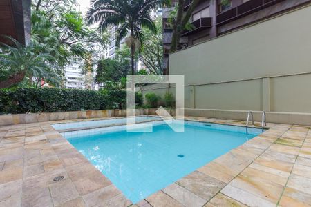 Apartamento para alugar com 220m², 3 quartos e 2 vagas Apartamento para alugar com 220m², 3 quartos e 2 vagasÁrea comum - Piscina