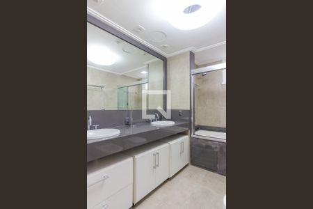 Apartamento para alugar com 220m², 3 quartos e 2 vagas Apartamento para alugar com 220m², 3 quartos e 2 vagasQuarto Suíte 3 - banheiro