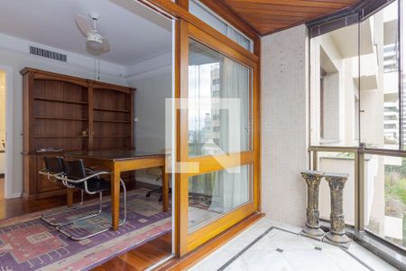 Apartamento para alugar com 220m², 3 quartos e 2 vagas Apartamento para alugar com 220m², 3 quartos e 2 vagasSacada