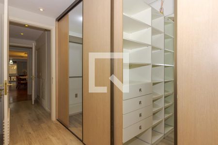 Apartamento para alugar com 220m², 3 quartos e 2 vagas Apartamento para alugar com 220m², 3 quartos e 2 vagasQuarto Suíte 3