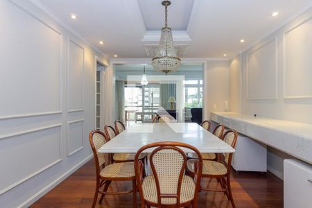 Apartamento para alugar com 220m², 3 quartos e 2 vagas Apartamento para alugar com 220m², 3 quartos e 2 vagasSala de Jantar