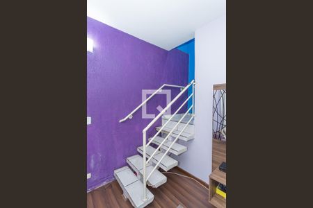 Escada de casa à venda com 7 quartos, 280m² em Limão, São Paulo