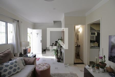 Sala de casa de condomínio para alugar com 2 quartos, 120m² em Chácara Santo Antônio (zona Leste), São Paulo