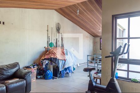 Casa à venda com 335m², 3 quartos e 5 vagasSoton