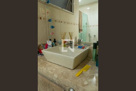 Apartamento à venda com 80m², 2 quartos e sem vaga Apartamento à venda com 80m², 2 quartos e sem vagaBanheiro