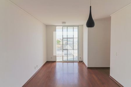 Apartamento à venda com 73m², 3 quartos e 1 vaga Apartamento à venda com 73m², 3 quartos e 1 vagaSala