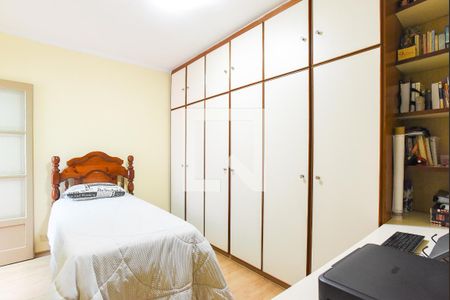 Casa à venda com 227m², 4 quartos e 2 vagas Casa à venda com 227m², 4 quartos e 2 vagasQuarto 2