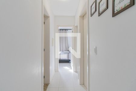 Corredor de apartamento para alugar com 3 quartos, 60m² em Capão Raso, Curitiba