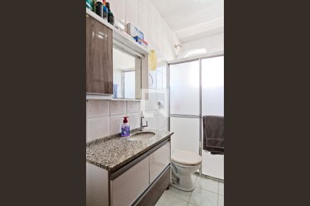 Casa de condomínio à venda com 108m², 2 quartos e 2 vagasBanheiro