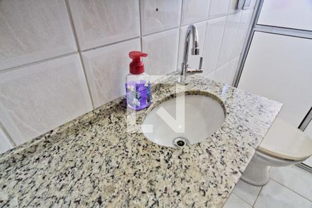 Casa de condomínio à venda com 108m², 2 quartos e 2 vagasBanheiro