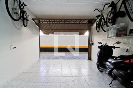 Casa de condomínio à venda com 108m², 2 quartos e 2 vagasGaragem
