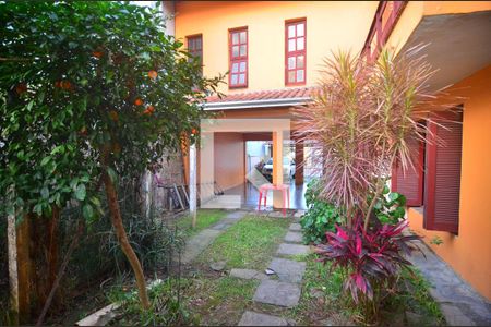 Casa à venda com 333m², 4 quartos e 2 vagasPátio