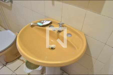 Casa à venda com 333m², 4 quartos e 2 vagasBanheiro de Serviço