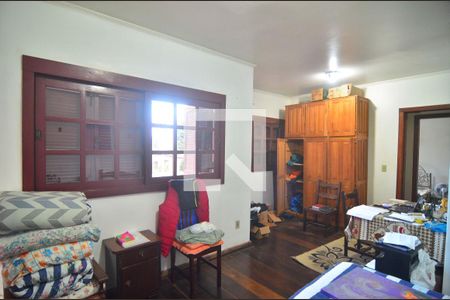 Casa à venda com 333m², 4 quartos e 2 vagasSuíte