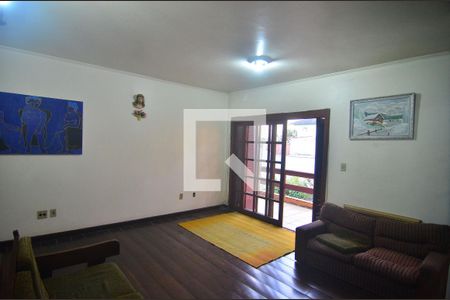 Casa à venda com 333m², 4 quartos e 2 vagasSala de TV