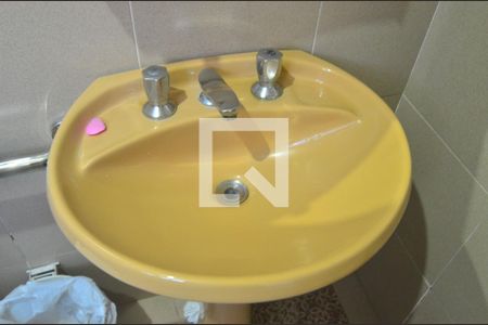 Casa à venda com 333m², 4 quartos e 2 vagasBanheiro Social