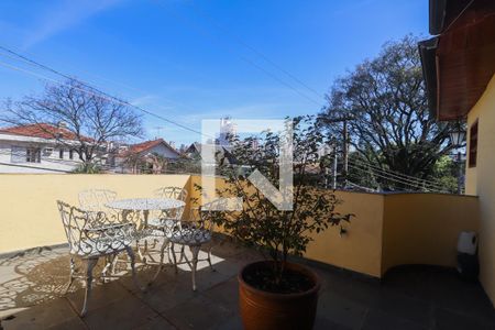 Casa à venda com 242m², 3 quartos e 2 vagasVaranda