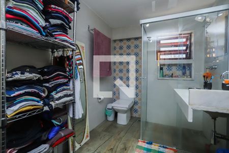 Casa à venda com 242m², 3 quartos e 2 vagasBanheiro da Suíte