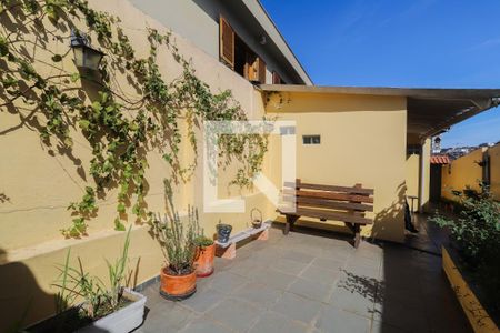 Casa à venda com 242m², 3 quartos e 2 vagasQuintal