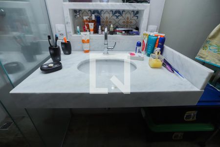 Casa à venda com 242m², 3 quartos e 2 vagasBanheiro da Suíte