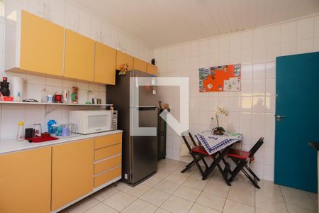 Casa à venda com 242m², 3 quartos e 2 vagasCozinha