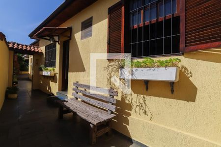 Casa à venda com 242m², 3 quartos e 2 vagasQuintal