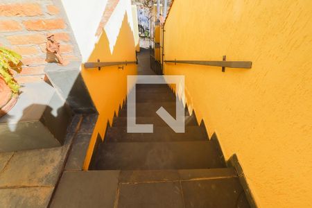 Casa à venda com 242m², 3 quartos e 2 vagasEscada