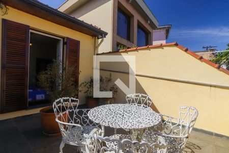 Casa à venda com 242m², 3 quartos e 2 vagasVaranda