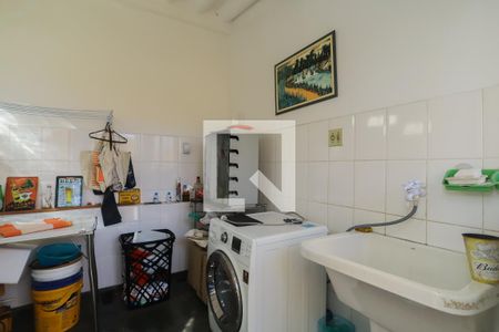 Casa à venda com 242m², 3 quartos e 2 vagasÁrea de Serviço