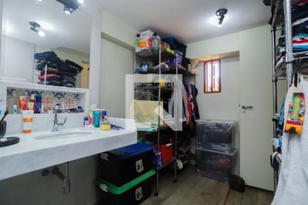 Casa à venda com 242m², 3 quartos e 2 vagasBanheiro da Suíte