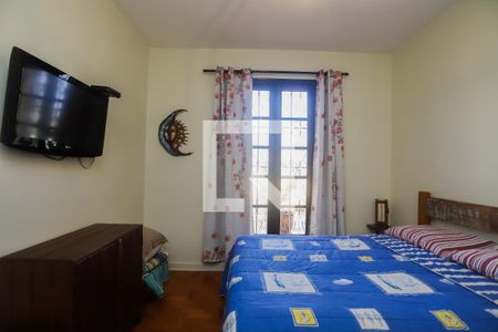 Casa à venda com 242m², 3 quartos e 2 vagasQuarto 2 - Suíte