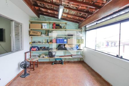 Casa à venda com 3 quartos, 221m² em Vila Cleonice, São Paulo
