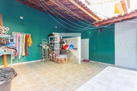 Casa à venda com 174m², 3 quartos e 2 vagasQuintal Fundos
