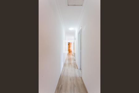 Casa à venda com 174m², 3 quartos e 2 vagasCorredor