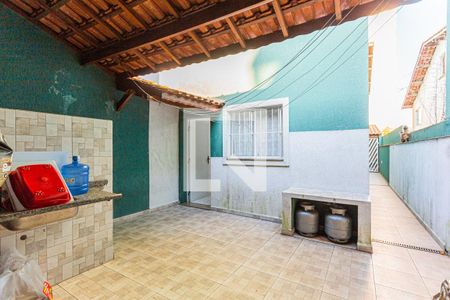 Casa à venda com 174m², 3 quartos e 2 vagasQuintal Fundos