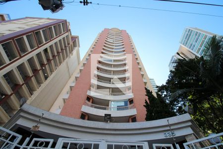 Apartamento para alugar com 75m², 3 quartos e 2 vagas Apartamento para alugar com 75m², 3 quartos e 2 vagasFachada