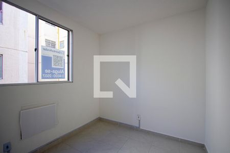 Quarto 2 de apartamento para alugar com 2 quartos, 45m² em Colubandê, São Gonçalo