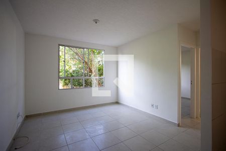 Sala de apartamento para alugar com 2 quartos, 45m² em Colubandê, São Gonçalo