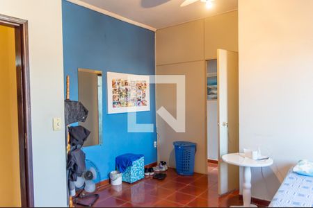 Casa à venda com 243m², 3 quartos e 3 vagas Casa à venda com 243m², 3 quartos e 3 vagasQuarto 1