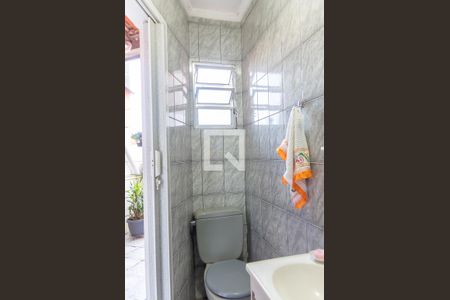 Casa à venda com 243m², 3 quartos e 3 vagas Casa à venda com 243m², 3 quartos e 3 vagasBanheiro de Serviço