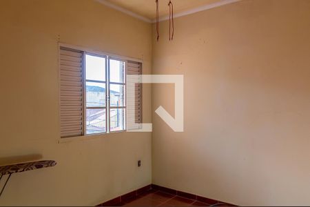 Casa à venda com 243m², 3 quartos e 3 vagas Casa à venda com 243m², 3 quartos e 3 vagasQuarto 2