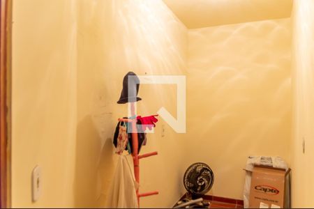 Casa à venda com 243m², 3 quartos e 3 vagas Casa à venda com 243m², 3 quartos e 3 vagasEscritório