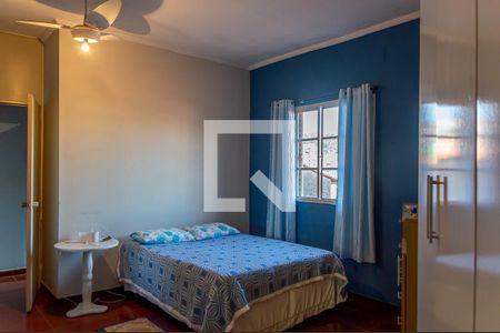 Casa à venda com 243m², 3 quartos e 3 vagas Casa à venda com 243m², 3 quartos e 3 vagasQuarto 1