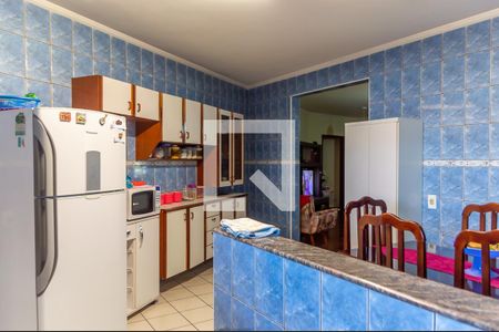 Casa à venda com 243m², 3 quartos e 3 vagas Casa à venda com 243m², 3 quartos e 3 vagasCozinha