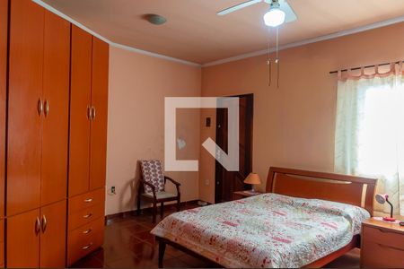 Casa à venda com 243m², 3 quartos e 3 vagas Casa à venda com 243m², 3 quartos e 3 vagasQuarto Suíte