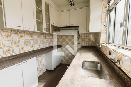 Casa à venda com 750m², 3 quartos e 11 vagasCozinha 