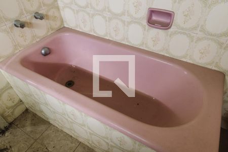 Casa à venda com 750m², 3 quartos e 11 vagasSuíte banheiro 